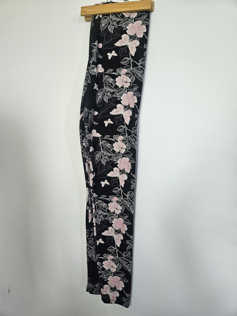 Leggings Depot Black Butter Soft Leggings with Pink & White Butterfly Floral Pat - Picture 2 of 4